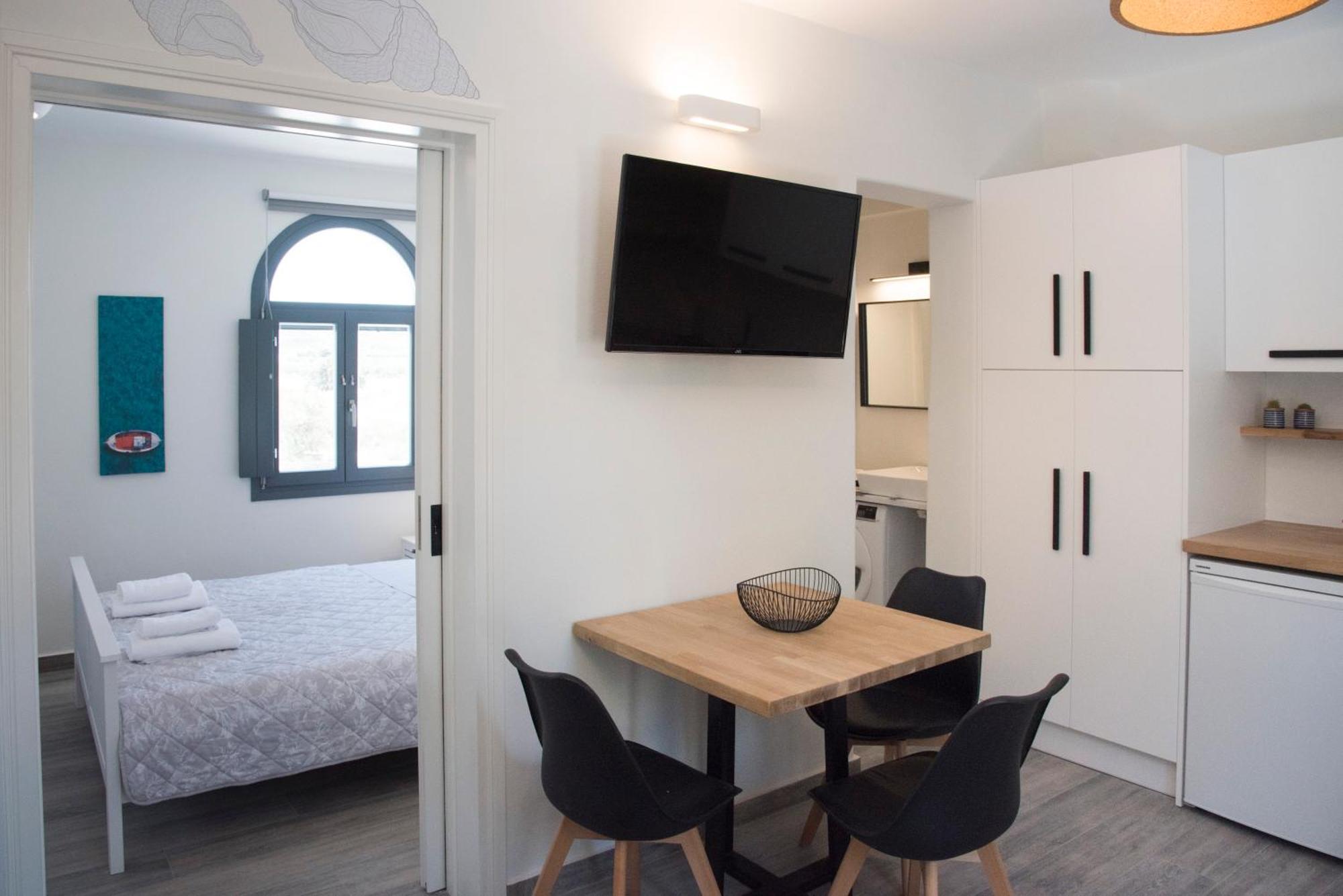 White New 1Bd House With Private Jacuzzi In Isterni Villa Isterni  Exterior foto