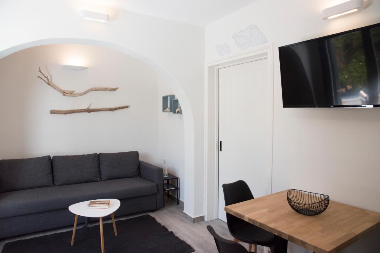 White New 1Bd House With Private Jacuzzi In Isterni Villa Isterni  Exterior foto